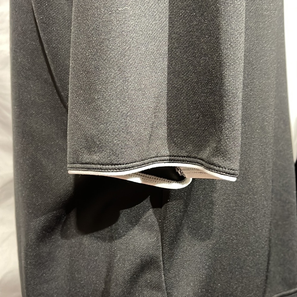 Dockers - Picture 3 of 3